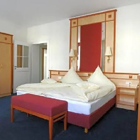 Alte Reichsbank Отель 3*